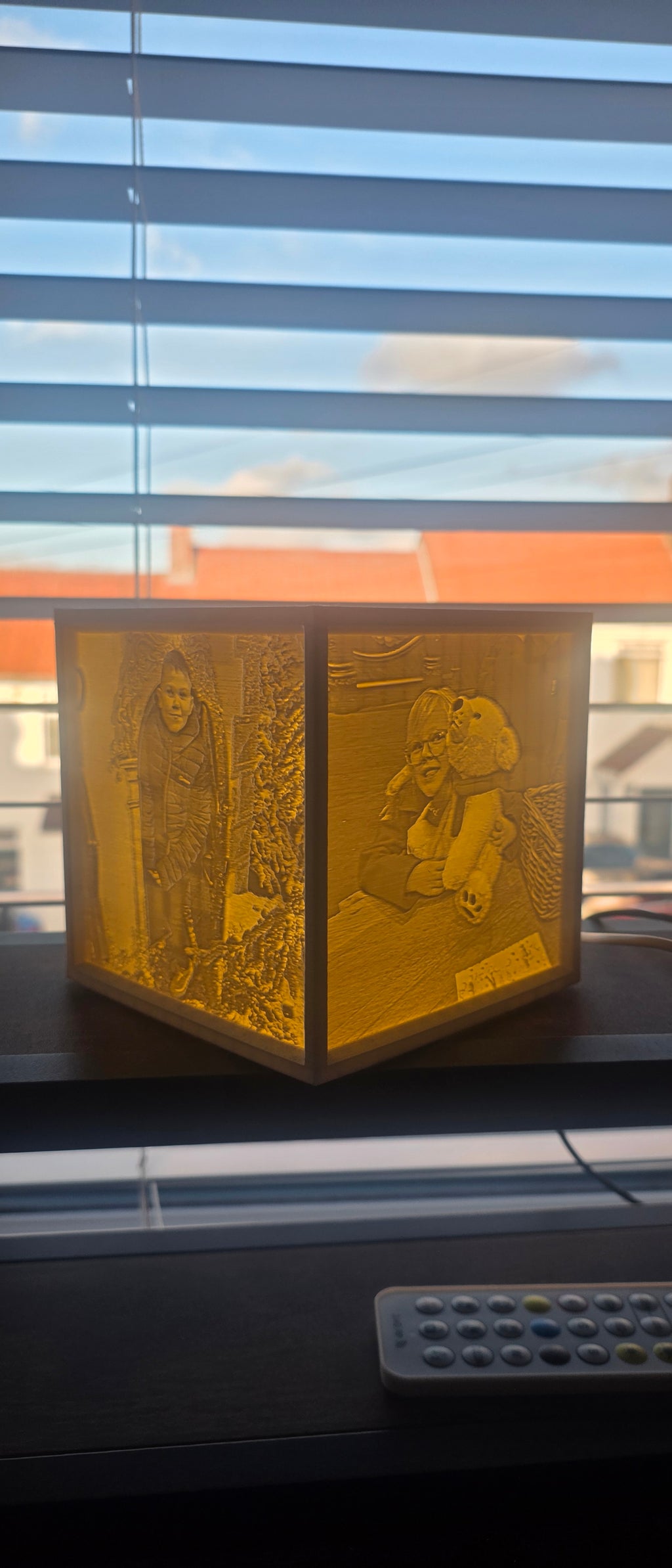 Personalised 3D Printed Lithophane Photo Box – USB Powered LED Light | Custom Photo Memory Light