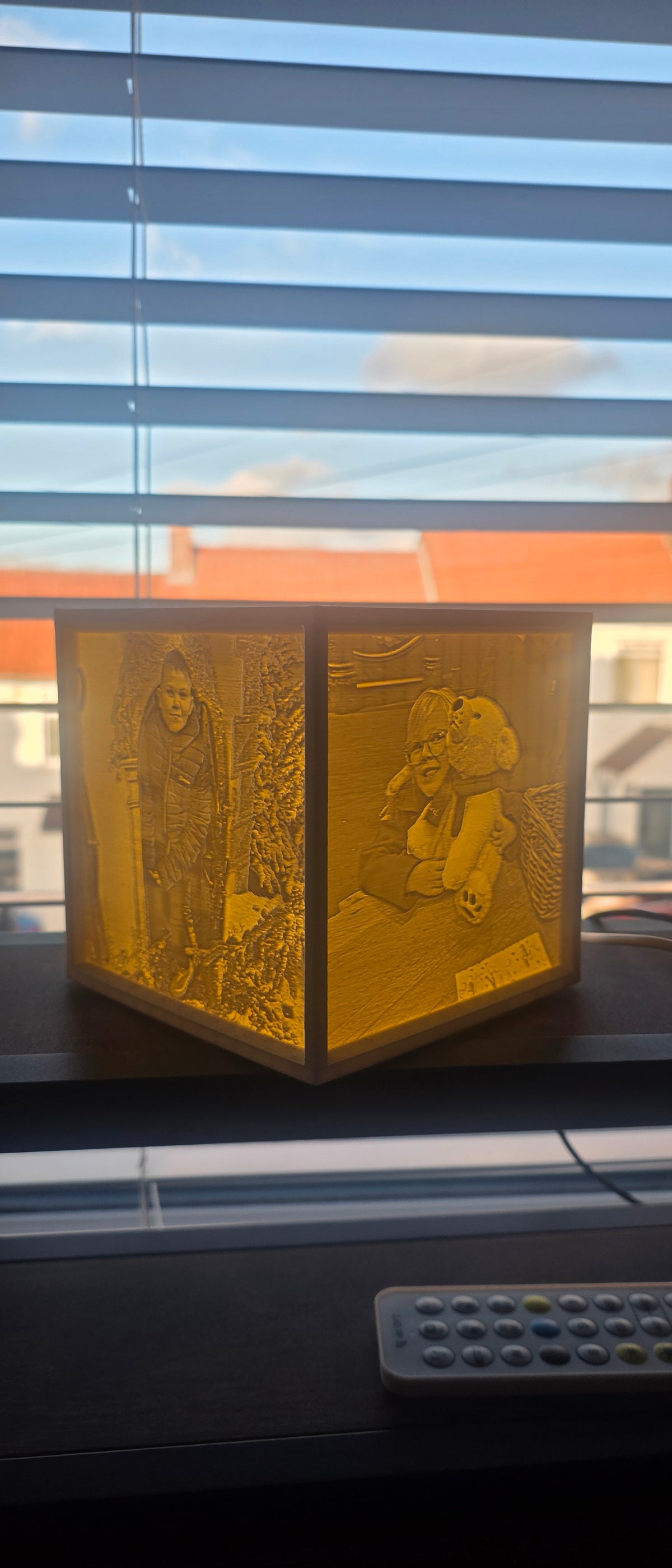 Personalised 3D Printed Lithophane Photo Box – USB Powered LED Light | Custom Photo Memory Light